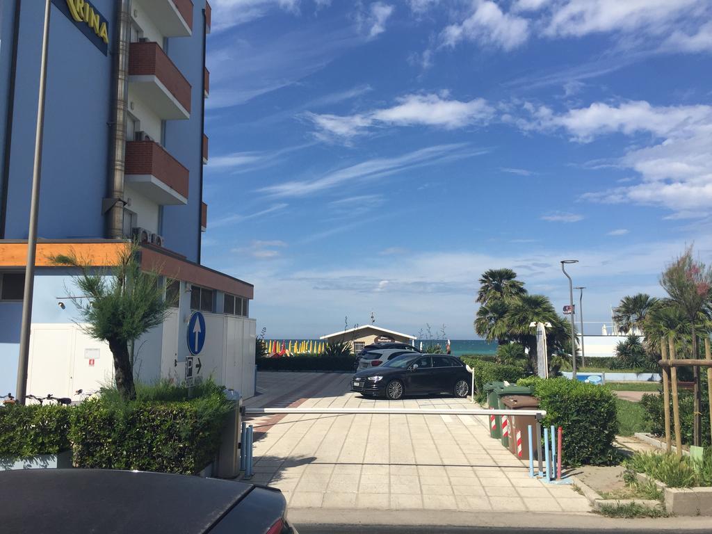 Marina Hotel